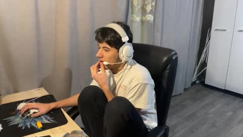 Snapshot of vialeras chatting on October 2025 04:51:02 PM vialeras online show from October 2025 04:51:02 PM