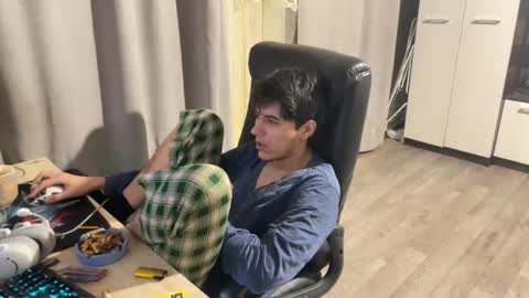 Snapshot of vialeras chatting on November 2025 05:34:01 PM vialeras online show from November 2025 05:34:01 PM