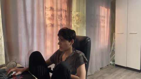 Snapshot of vialeras chatting on November 2025 03:45:01 AM vialeras online show from November 2025 03:45:01 AM