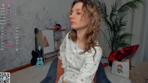 Snapshot of vibes_of_joy chatting on December 2024 09:00:02 PM Mikky online show from December 2024 09:00:02 PM