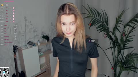 Snapshot of vibes_of_joy chatting on December 2024 08:21:02 PM Mikky online show from December 2024 08:21:02 PM