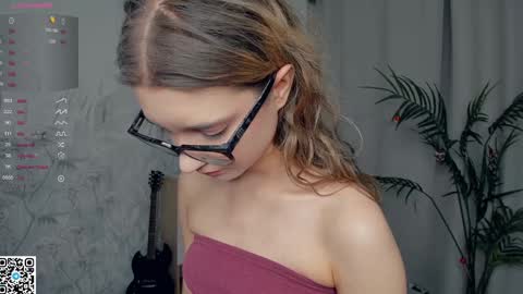 Snapshot of vibes_of_joy chatting on January 2025 08:11:02 PM Mikky online show from January 2025 08:11:02 PM