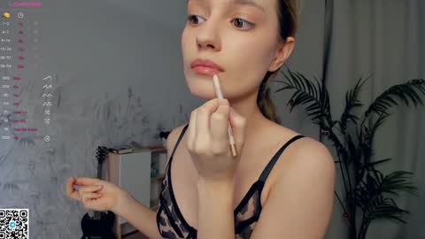 Snapshot of vibes_of_joy chatting on January 2025 08:10:01 PM Mikky online show from January 2025 08:10:01 PM