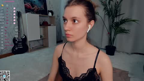 Snapshot of vibes_of_joy chatting on January 2025 11:49:01 AM Mikky online show from January 2025 11:49:01 AM