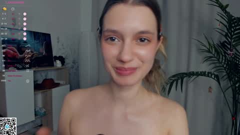 Snapshot of vibes_of_joy chatting on January 2025 01:40:01 PM Mikky online show from January 2025 01:40:01 PM