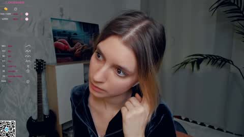 Snapshot of vibes_of_joy chatting on January 2025 11:56:02 AM Mikky online show from January 2025 11:56:02 AM