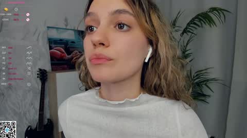 Snapshot of vibes_of_joy chatting on February 2025 11:08:02 AM Mikky online show from February 2025 11:08:02 AM