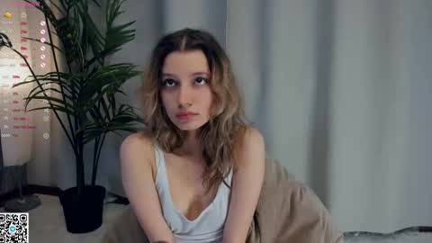 Snapshot of vibes_of_joy chatting on February 2025 02:20:01 PM Mikky online show from February 2025 02:20:01 PM