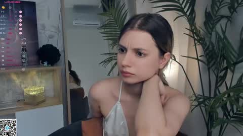 Snapshot of vibes_of_joy chatting on February 2025 02:15:02 PM Mikky online show from February 2025 02:15:02 PM