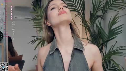 Snapshot of vibes_of_joy chatting on February 2025 10:59:02 AM Mikky online show from February 2025 10:59:02 AM