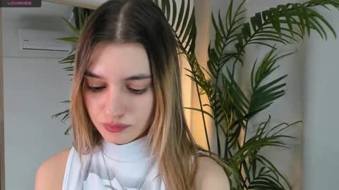 Snapshot of vibes_of_joy chatting on March 2025 07:10:01 AM Mikky online show from March 2025 07:10:01 AM