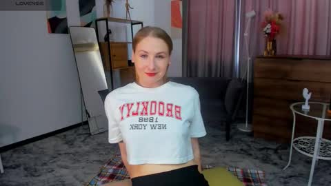 Snapshot of vibes_of_joy chatting on October 2025 07:17:02 AM Mikky online show from October 2025 07:17:02 AM