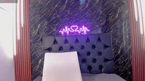 Snapshot of vichy_evans chatting on November 2025 07:58:01 PM Vichy Everyday From 1400 to 2130 Col Time online show from November 2025 07:58:01 PM