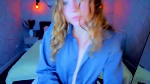Snapshot of vicki_milles chatting on June 2026 04:42:02 PM vicki_milles online show from June 2026 04:42:02 PM