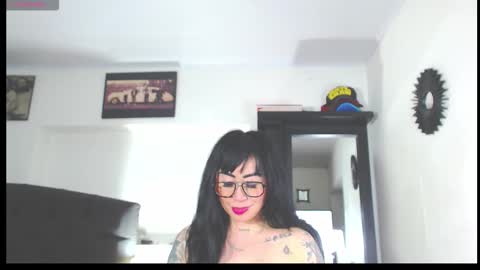 Vicky  online show from October 2025 02:58:02 PM