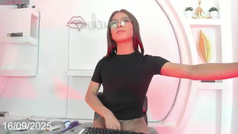 Snapshot of vicky_hottman chatting on September 2025 04:25:01 AM vicky_hottman online show from September 2025 04:25:01 AM