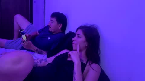 Snapshot of vicky_tomy69 chatting on November 2025 01:05:01 AM Samy y tomy online show from November 2025 01:05:01 AM