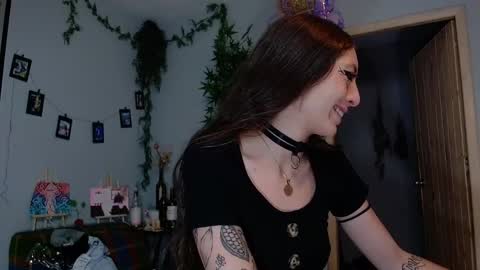 Victoria   online show from October 2025 06:28:02 PM