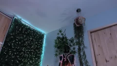 Victoria   online show from April 2026 12:33:01 AM