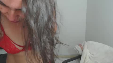 Snapshot of vickyjuice1 chatting on January 2025 12:05:01 AM vickyjuice1 online show from January 2025 12:05:01 AM