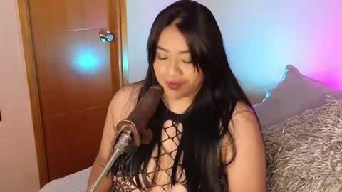 Snapshot of vicserna chatting on January 2026 11:28:01 PM Victoria Serna online show from January 2026 11:28:01 PM