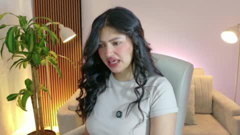 Snapshot of victoria___moon chatting on April 2026 01:46:01 PM victoria online show from April 2026 01:46:01 PM