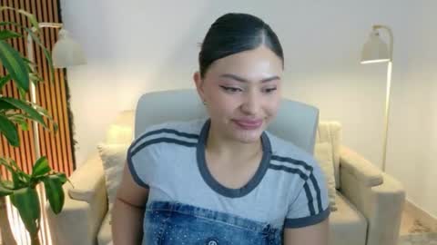 Snapshot of victoria___moon chatting on June 2026 02:12:01 PM victoria online show from June 2026 02:12:01 PM