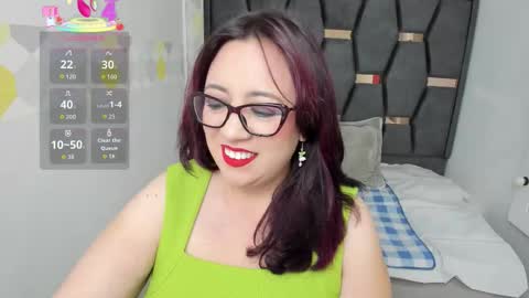  V I C T O R I A   online show from September 2025 11:58:01 AM