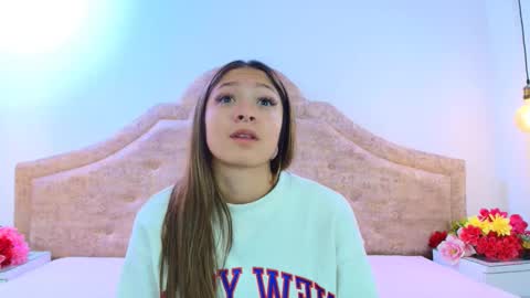 Snapshot of victoria_adams14 chatting on February 2025 12:19:02 PM Victoria for you online show from February 2025 12:19:02 PM