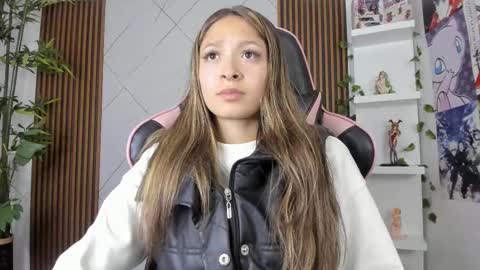 Snapshot of victoria_adams14 chatting on February 2025 12:47:01 PM Victoria for you online show from February 2025 12:47:01 PM