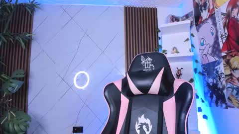 Snapshot of victoria_adams14 chatting on February 2025 12:25:02 PM Victoria for you online show from February 2025 12:25:02 PM