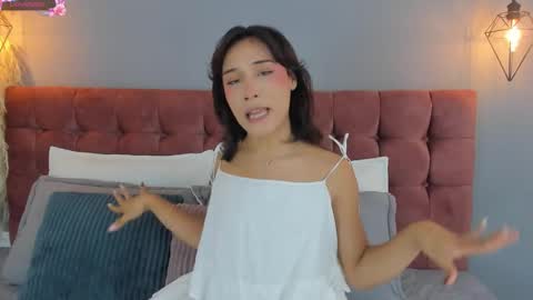 Snapshot of victoria_decapri chatting on February 2026 07:12:01 PM victoria online show from February 2026 07:12:01 PM