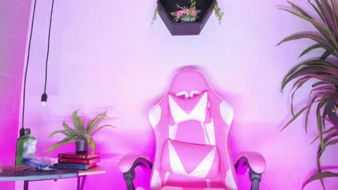 Victoria  online show from February 2025 11:46:01 PM