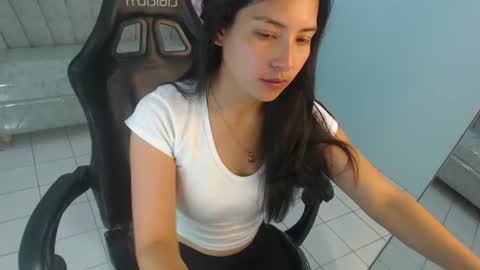 Snapshot of victoria_hernandez_t chatting on July 2026 01:59:01 PM Victoria online show from July 2026 01:59:01 PM