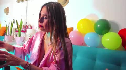 Victoria  online show from February 2025 10:58:01 PM