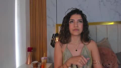  Victoria Lozano  online show from January 2025 06:49:02 PM