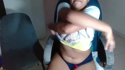 Snapshot of victoria_miler chatting on January 2025 11:25:01 PM VICKY online show from January 2025 11:25:01 PM