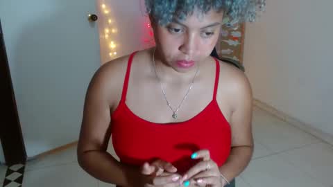 Snapshot of victoria_miler chatting on January 2025 03:30:02 AM VICKY online show from January 2025 03:30:02 AM