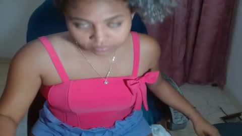 Snapshot of victoria_miler chatting on February 2025 03:07:02 AM VICKY online show from February 2025 03:07:02 AM