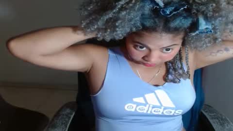 Snapshot of victoria_miler chatting on February 2025 09:49:01 PM VICKY online show from February 2025 09:49:01 PM