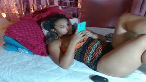 Snapshot of victoria_miler chatting on February 2025 05:12:02 AM VICKY online show from February 2025 05:12:02 AM