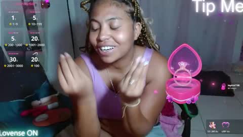 Snapshot of victoria_miler chatting on October 2025 11:06:02 PM VICKY online show from October 2025 11:06:02 PM