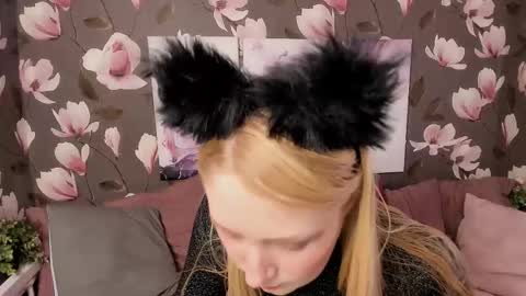 Victoria online show from December 2025 03:29:02 PM