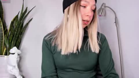 D A N I online show from October 2025 05:04:02 PM