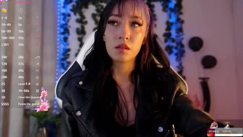 Victoria  online show from December 2025 09:01:01 PM