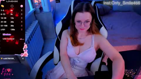 Snapshot of victoria_the_fox chatting on December 2025 06:08:02 AM - The Divine Fox online show from December 2025 06:08:02 AM