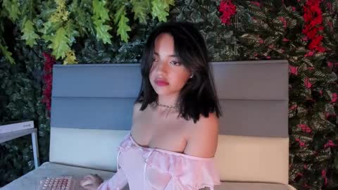 Snapshot of victoriaa2_doll chatting on October 2025 12:35:02 PM victoriaa2_doll online show from October 2025 12:35:02 PM