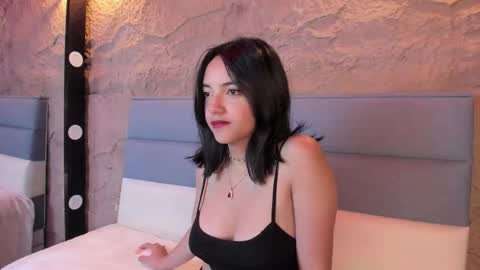 victoriaa2_doll online show from November 2025 12:05:02 PM
