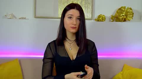 Victoria online show from November 2025 06:24:02 AM