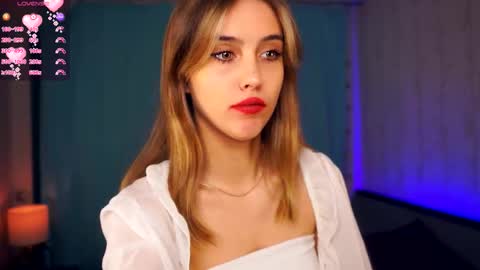 Snapshot of victoriadreamtt chatting on November 2025 07:58:01 PM Anasteisha Day Helen Night online show from November 2025 07:58:01 PM